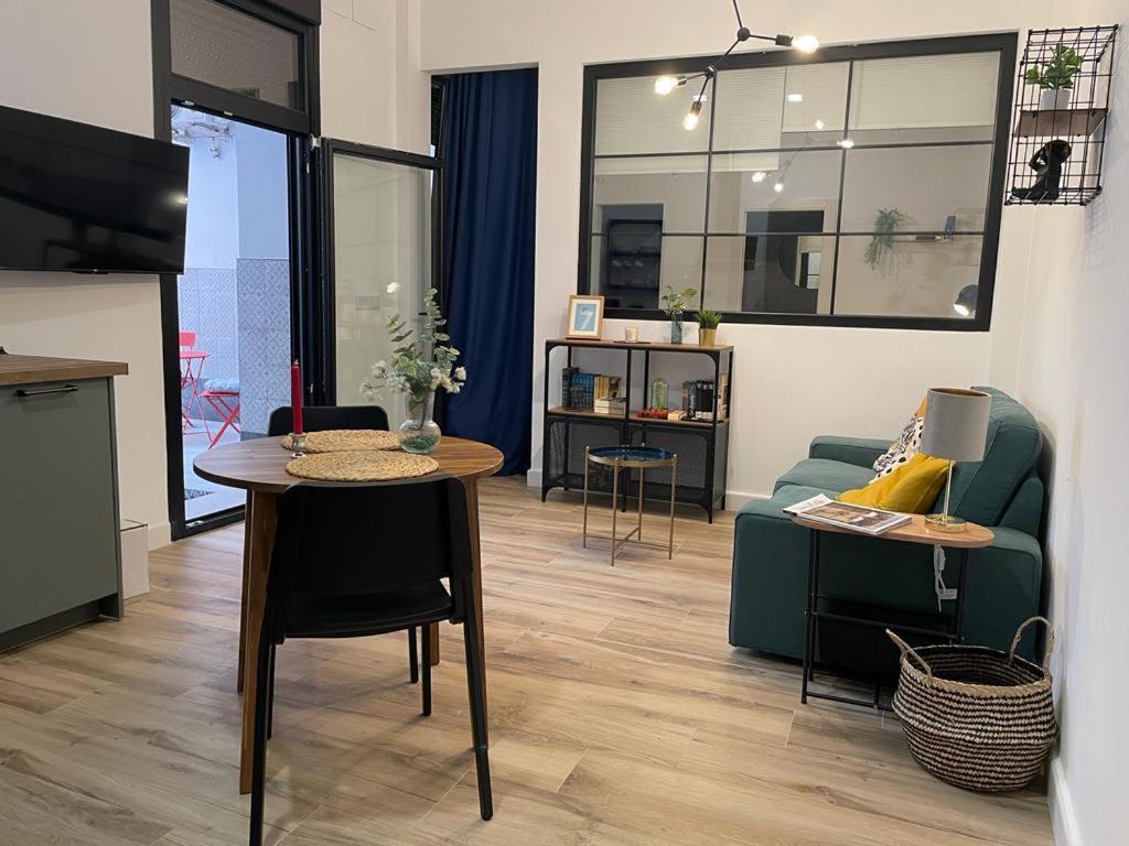 Apartamentos Sol Y Luna La Línea de la Concepción Exteriör bild